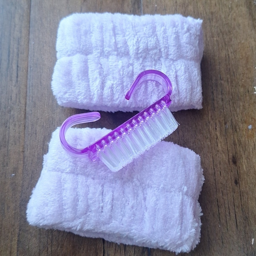 🎁Spa Wristbands And Nail Brush Set FREE with Bundle Purchase! - Picture 2 of 2